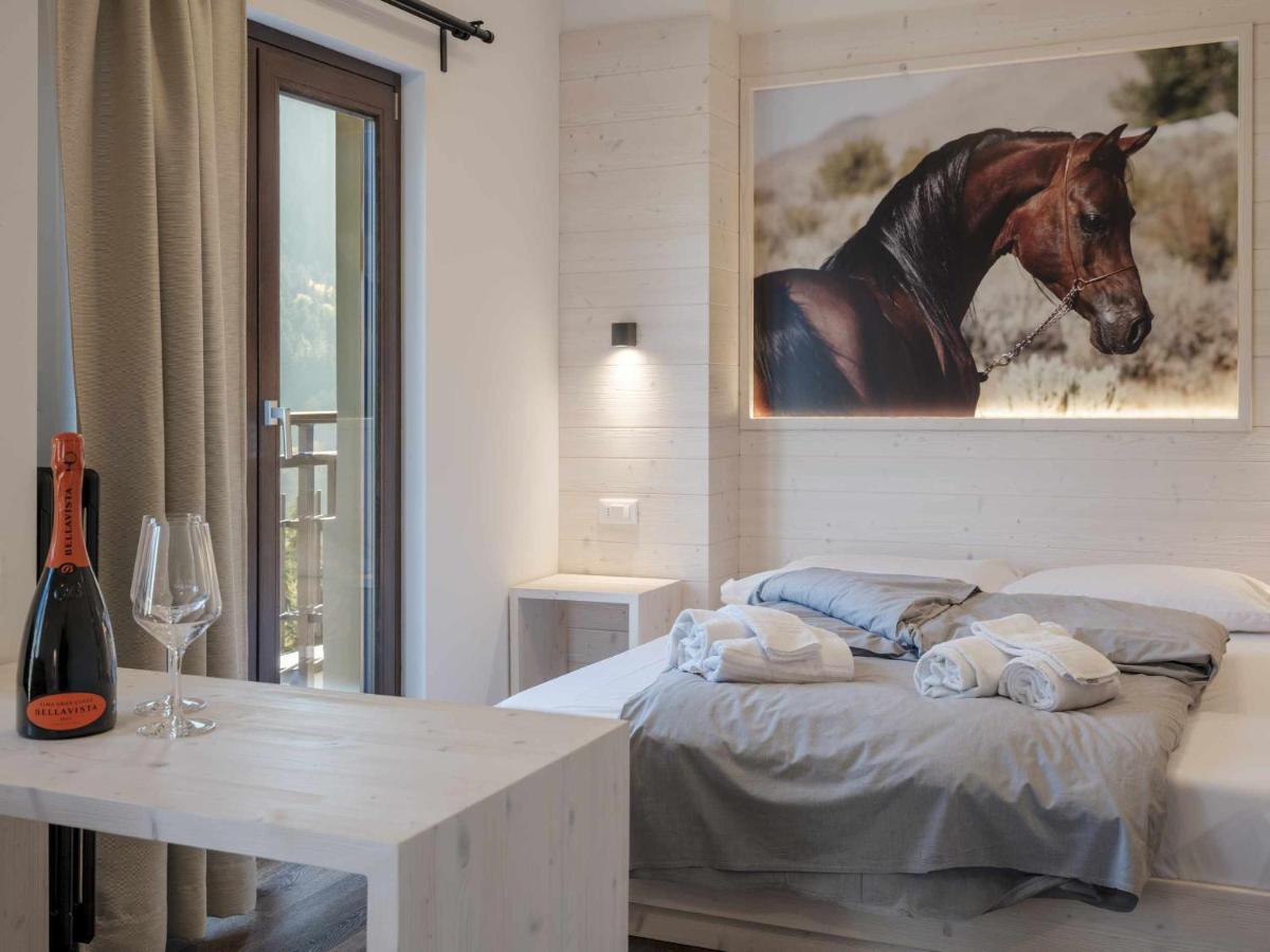 Hotel Garni Alta Valle Vione الغرفة الصورة